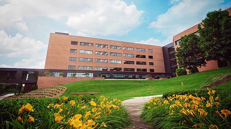 outside photo of J.B. Hunt headquarters, Building C